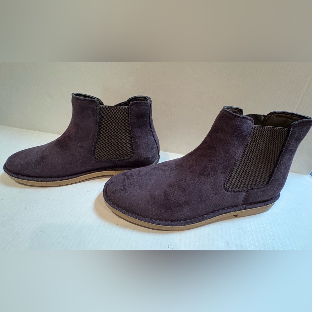 Men's Classic Purple Ankle Slip on Boots New without Tags Memory FoamSize 9.5